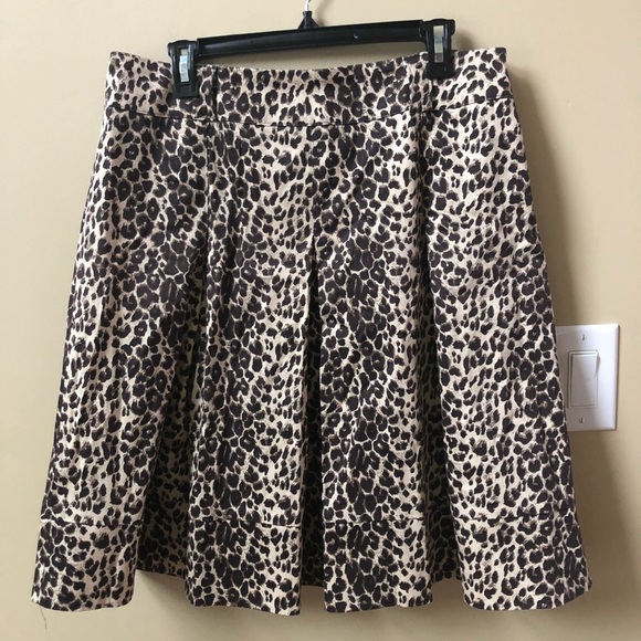Dresses & Skirts - Beautiful leopard skirt